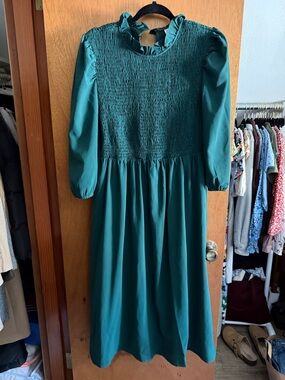 Green Long Sleeve Smocked Midi Dress